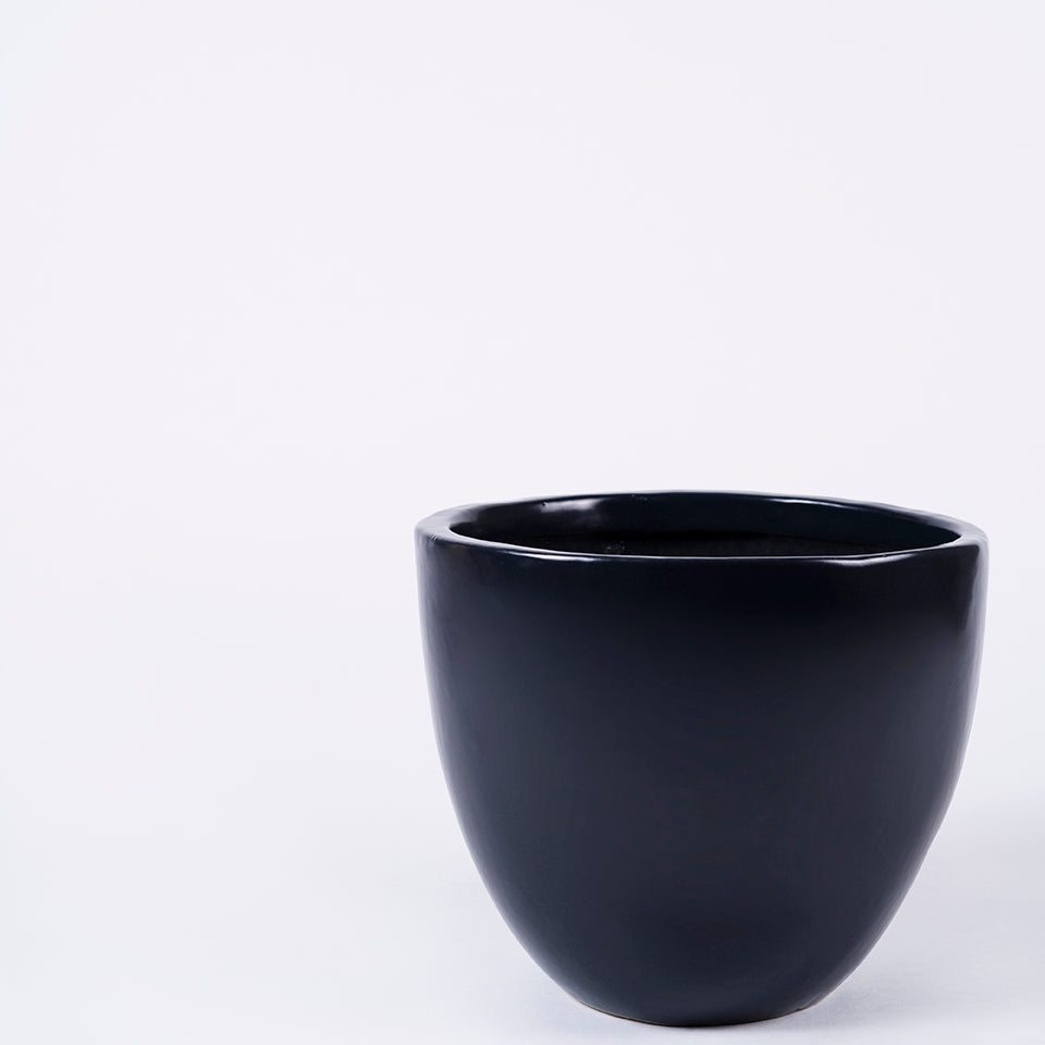 Large size Echoing Eternity-Slim Ceramic Panter in Black color.