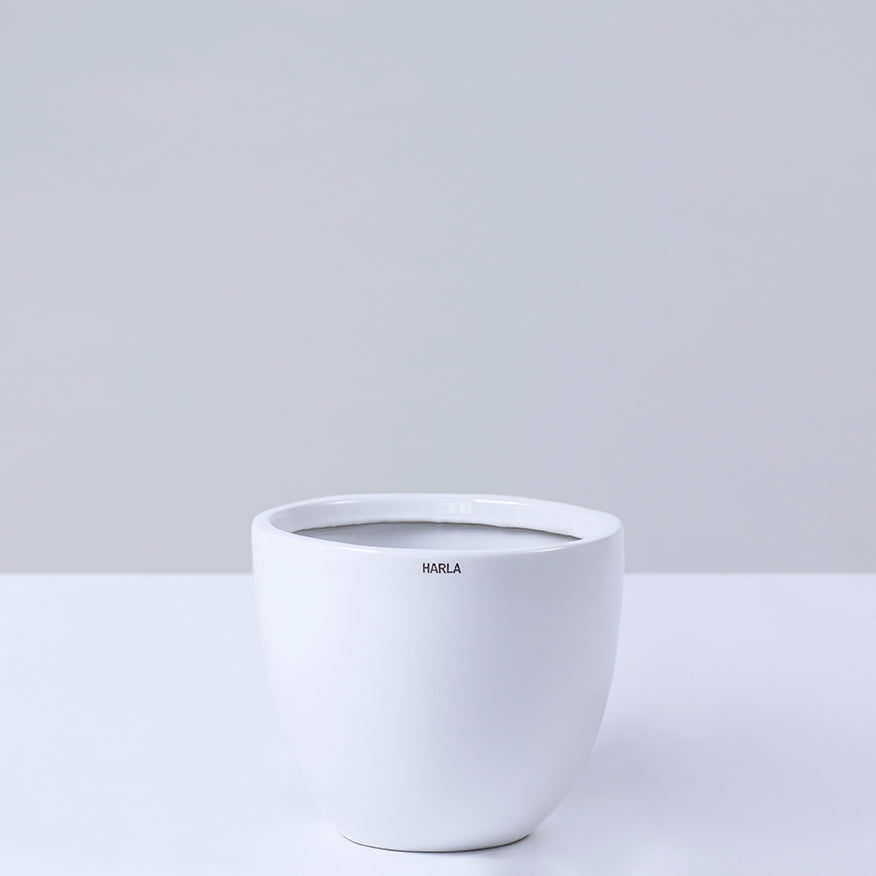 Medium size Echoing Eternity-Slim Ceramic Panter in white color.